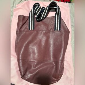 Elegant Plum Leather Tote Bag